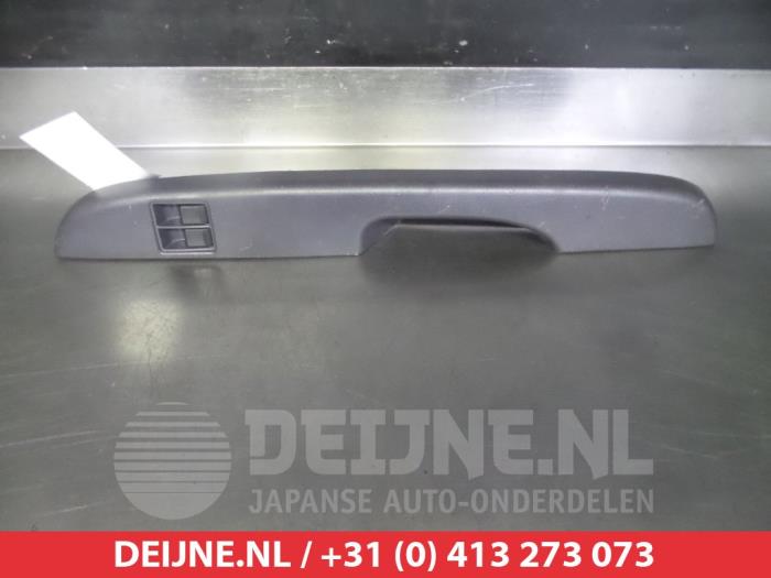 Usados Interruptor combinado de ventanillas Nissan Micra (K11) 1.4 16V Precio € 25,00 Norma de margen ofrecido por V.Deijne Jap.Auto-onderdelen BV
