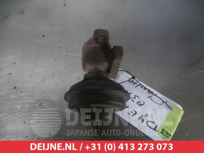 Usados Válvula EGR Hyundai Santafe Precio € 25,00 Norma de margen ofrecido por V.Deijne Jap.Auto-onderdelen BV