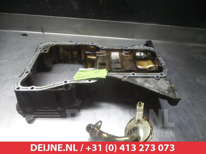 Sump from a Nissan X-Trail (T30) 2.5 16V 4x4 2004