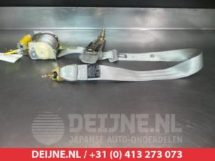 Used Front seatbelt, left Hyundai Trajet 2.0 16V Price on request offered by V.Deijne Jap.Auto-onderdelen BV