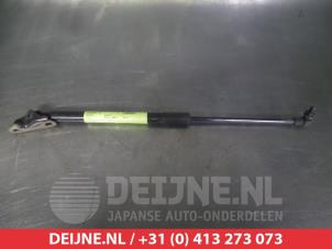 Used Rear gas strut, right Toyota Auris Touring Sports (E18) 1.4 D-4D-F 16V Price on request offered by V.Deijne Jap.Auto-onderdelen BV