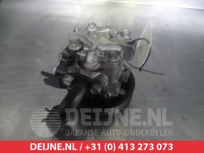 Begagnade Servostyrningspump Kia Carens III (FG) 2.0 CRDI VGT 16V Pris € 50,00 Marginaltabell erbjuds av V.Deijne Jap.Auto-onderdelen BV