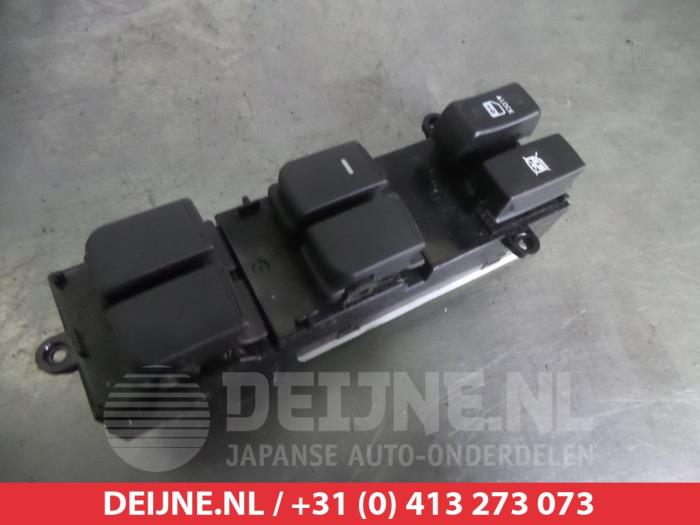 Usados Interruptor combinado de ventanillas Kia Soul I (AM) 1.6 CRDi 16V Precio € 50,00 Norma de margen ofrecido por V.Deijne Jap.Auto-onderdelen BV