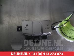 Usados Interruptor ESP Toyota GT 86 (ZN) 2.0 16V Precio € 30,00 Norma de margen ofrecido por V.Deijne Jap.Auto-onderdelen BV