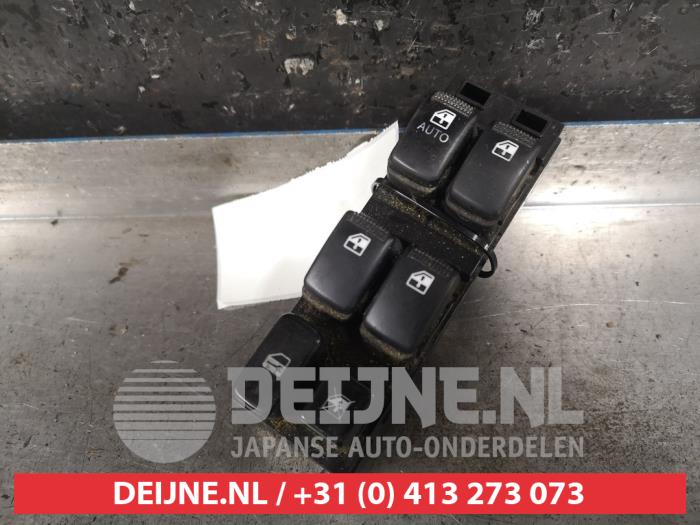 Usados Interruptor combinado de ventanillas Kia Sorento I (JC) 2.5 CRDi 16V VGT Precio € 35,00 Norma de margen ofrecido por V.Deijne Jap.Auto-onderdelen BV