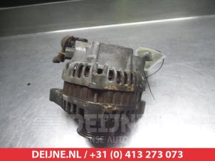 Dynamo d'un Nissan Almera Tino (V10M) 2.0 16V CVT 2003