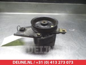 Used Power steering pump Nissan Almera Tino (V10M) 2.0 16V CVT Price € 75,00 Margin scheme offered by V.Deijne Jap.Auto-onderdelen BV