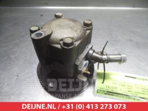 Used Power steering pump Nissan Almera Tino (V10M) 1.8 16V Price € 50,00 Margin scheme offered by V.Deijne Jap.Auto-onderdelen BV