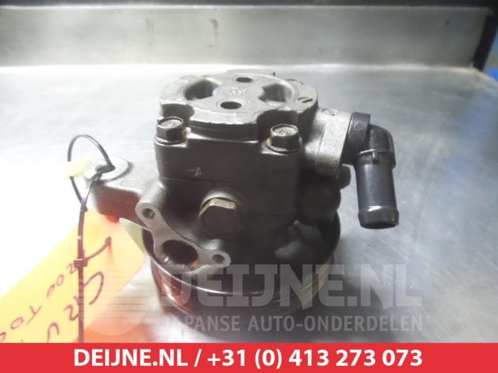 Usagé Pompe de direction Honda CR-V (RD5/6/7/8) 2.2 CTDi 16V Prix € 50,00 Règlement à la marge proposé par V.Deijne Jap.Auto-onderdelen BV