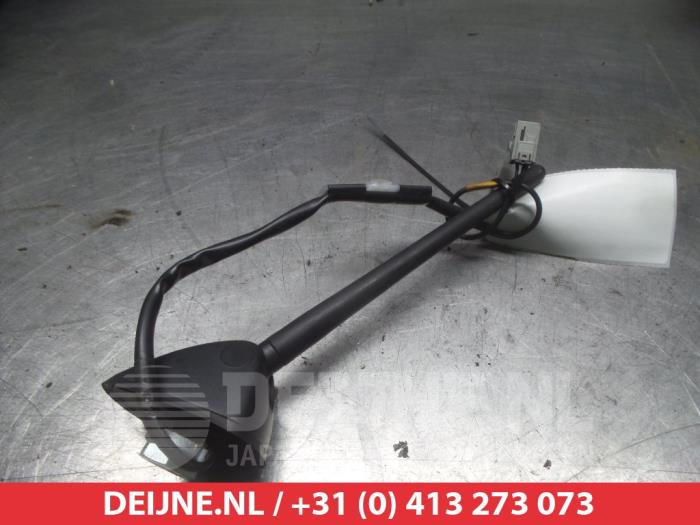 Używane Antena Subaru Forester (SH) 2.0D Cena € 40,00 Procedura marży oferowane przez V.Deijne Jap.Auto-onderdelen BV
