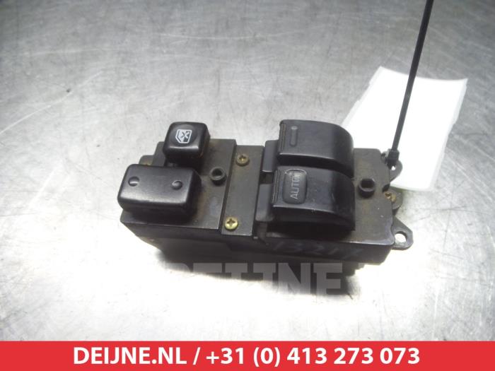 Usados Interruptor combinado de ventanillas Toyota Paseo (EL54) 1.5i,GT MPi 16V Precio € 40,00 Norma de margen ofrecido por V.Deijne Jap.Auto-onderdelen BV