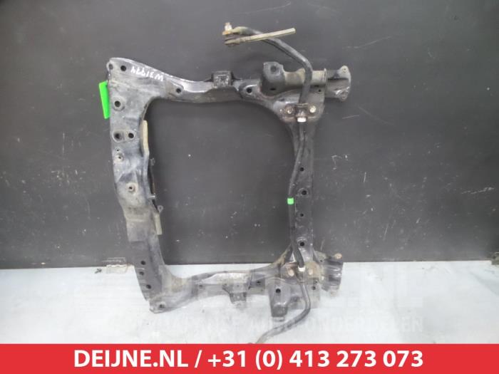 Usados Subchasis Toyota iQ 1.4 D-4D-F Precio € 125,00 Norma de margen ofrecido por V.Deijne Jap.Auto-onderdelen BV