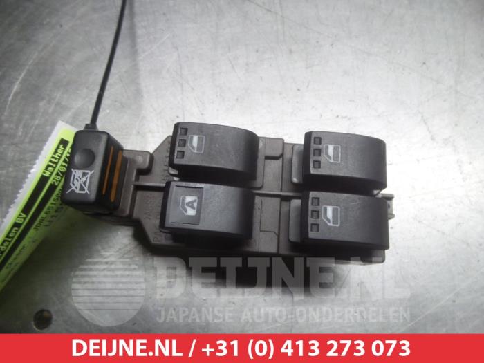 Usados Interruptor combinado de ventanillas Daihatsu Trevis 1.0 12V DVVT Precio € 25,00 Norma de margen ofrecido por V.Deijne Jap.Auto-onderdelen BV