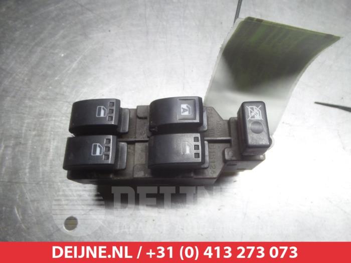 Usados Interruptor combinado de ventanillas Daihatsu Trevis 1.0 12V DVVT Precio € 25,00 Norma de margen ofrecido por V.Deijne Jap.Auto-onderdelen BV