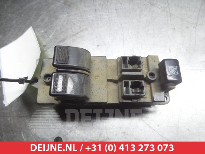 Usados Interruptor combinado de ventanillas Mazda BT-50 2.5 Di 16V 4x4 Precio € 50,00 Norma de margen ofrecido por V.Deijne Jap.Auto-onderdelen BV