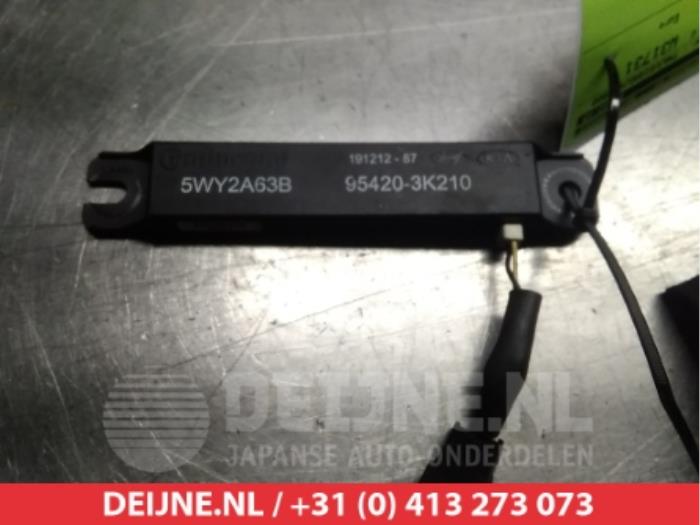 Używane Keyless Entry-Antena Hyundai iX35 (LM) 1.6 GDI 16V Cena na żądanie oferowane przez V.Deijne Jap.Auto-onderdelen BV