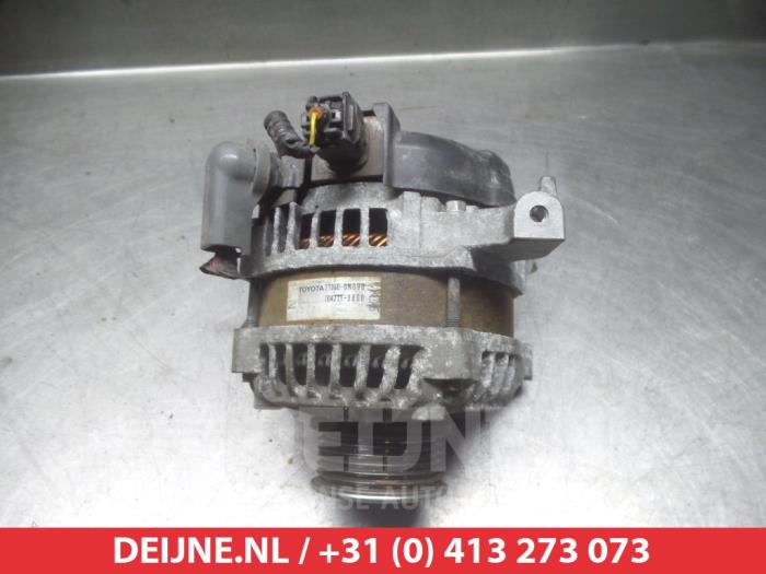 Begagnade Dynamo Toyota Yaris III (P13) 1.4 D-4D-F Pris € 45,00 Marginaltabell erbjuds av V.Deijne Jap.Auto-onderdelen BV