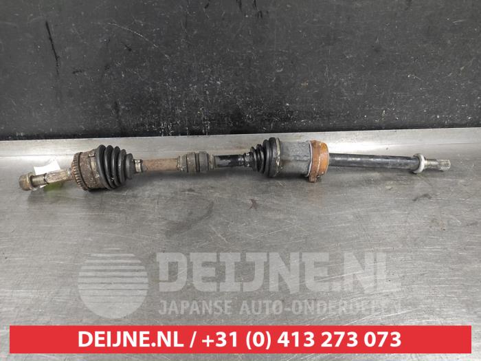 Gebrauchte Antriebswelle rechts vorne Nissan Primera Traveller (W12) 2.0 16V Preis € 45,00 Margenregelung angeboten von V.Deijne Jap.Auto-onderdelen BV