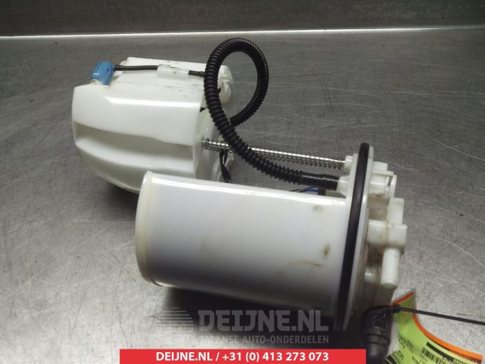 Usagé Pompe à carburant Toyota RAV4 (A4) 2.0 16V VVT-i 4x4 Prix € 75,00 Règlement à la marge proposé par V.Deijne Jap.Auto-onderdelen BV