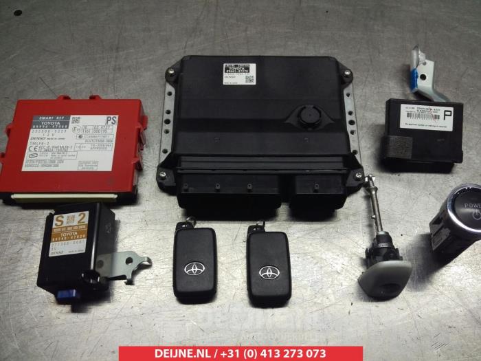 Used Engine management computer Toyota Prius (ZVW3) 1.8 16V Price € 250,00 Margin scheme offered by V.Deijne Jap.Auto-onderdelen BV
