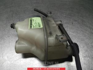 Used Expansion vessel Toyota Yaris Verso (P2) 1.4 D-4D Price on request offered by V.Deijne Jap.Auto-onderdelen BV