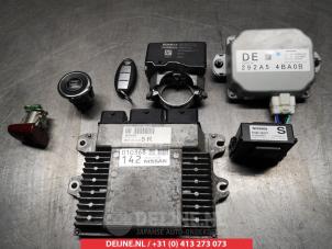Używane Zestaw wkladek zamka (kompletny) Nissan Qashqai (J11) 1.6 DIG-T 163 16V Cena na żądanie oferowane przez V.Deijne Jap.Auto-onderdelen BV