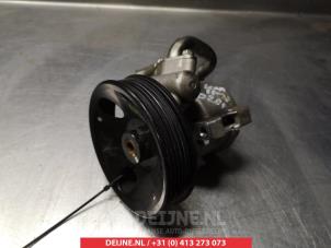Used Power steering pump Ssang Yong Korando 2.0 e-XDi 16V 4x2 Price on request offered by V.Deijne Jap.Auto-onderdelen BV