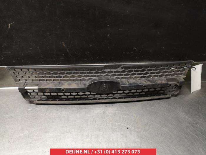 Grille from a Hyundai Getz 1.3i 12V 2004