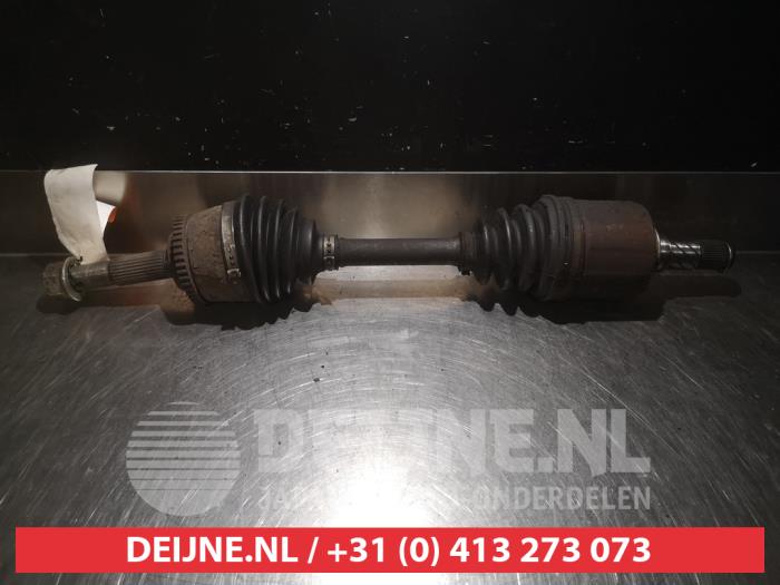 Gebrauchte Antriebswelle links vorne Nissan Primera (P12) 2.2 dCi 16V Preis € 45,00 Margenregelung angeboten von V.Deijne Jap.Auto-onderdelen BV