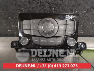 Used Radio control panel Chevrolet Cruze 1.8 16V VVT Price € 75,00 Margin scheme offered by V.Deijne Jap.Auto-onderdelen BV