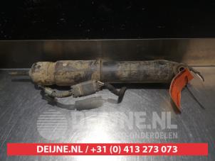 Used Front shock absorber, right Nissan Terrano (D21) 3.0i Price on request offered by V.Deijne Jap.Auto-onderdelen BV