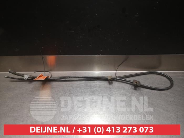 Usagé Câble frein à main Nissan Primera (P10) 1.6 16V Kat. Prix € 20,00 Règlement à la marge proposé par V.Deijne Jap.Auto-onderdelen BV