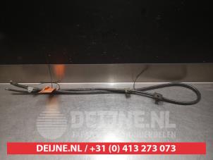 Usados Cable de freno de mano Nissan Primera (P10) 1.6 16V Kat. Precio de solicitud ofrecido por V.Deijne Jap.Auto-onderdelen BV