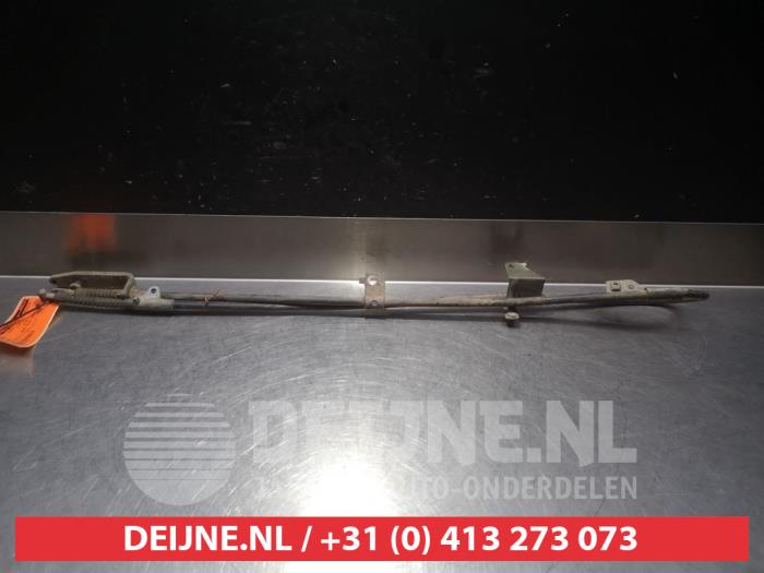 Usagé Câble frein à main Nissan Primera (P11) Prix € 25,00 Règlement à la marge proposé par V.Deijne Jap.Auto-onderdelen BV
