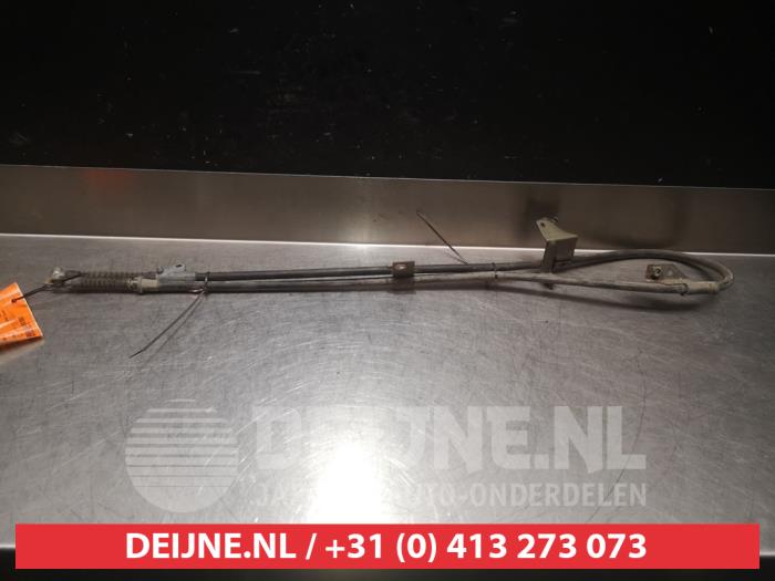 Usagé Câble frein à main Nissan Primera (P11) 2.0 SLX 16V Prix € 25,00 Règlement à la marge proposé par V.Deijne Jap.Auto-onderdelen BV