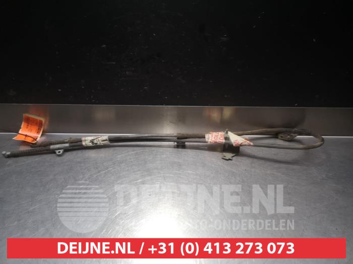 Usagé Câble frein à main Nissan Primera (P11) Prix € 25,00 Règlement à la marge proposé par V.Deijne Jap.Auto-onderdelen BV