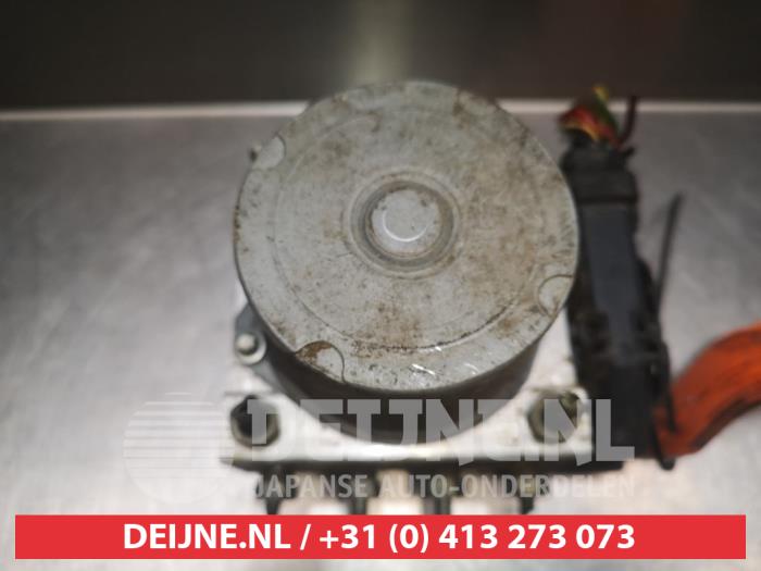 Begagnade ABS-pump Nissan Almera (N16) 2.2 Di 16V HP Pris € 50,00 Marginaltabell erbjuds av V.Deijne Jap.Auto-onderdelen BV