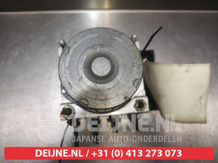 Begagnade ABS-pump Nissan Almera (N16) 1.5 dCi Pris € 75,00 Marginaltabell erbjuds av V.Deijne Jap.Auto-onderdelen BV