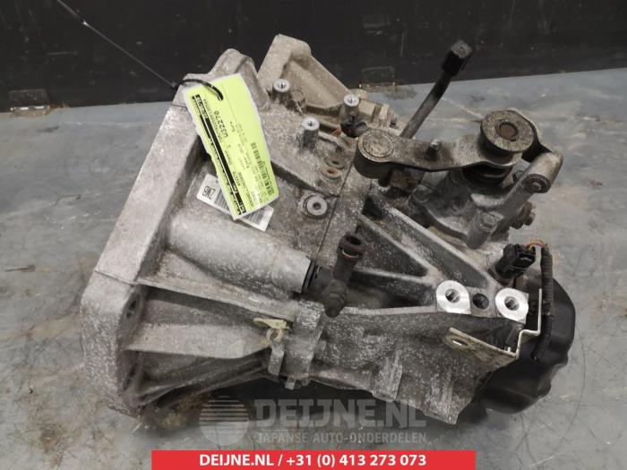 Gearbox Suzuki SX4 S-Cross 1.6 16V - 2400067830 M16A ZMB