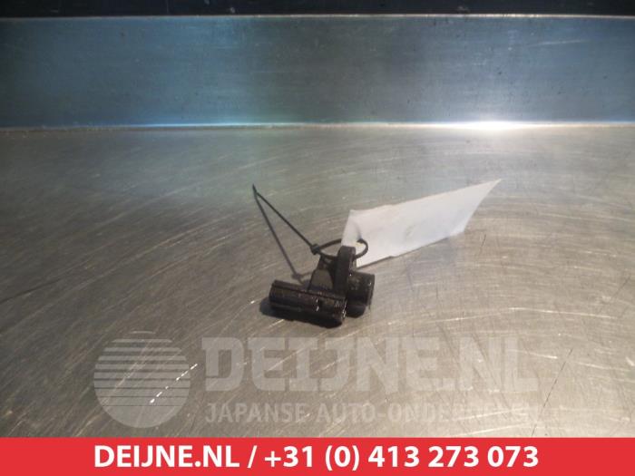 Begagnade Kamaxelsensor Suzuki Wagon R+ Pris € 35,00 Marginaltabell erbjuds av V.Deijne Jap.Auto-onderdelen BV