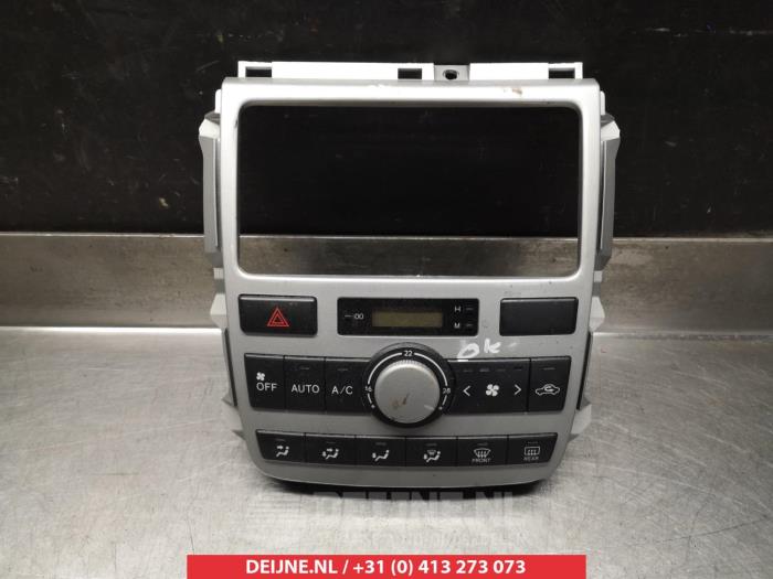 Toyota Avensis Verso 01- Heater control panels stock