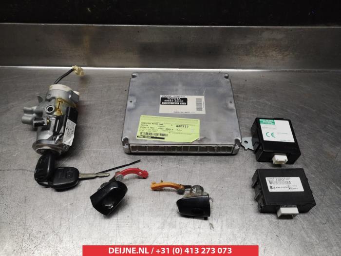 Used Engine management computer Toyota Avensis Verso (M20) 2.0 16V VVT-i D-4 Price € 125,00 Margin scheme offered by V.Deijne Jap.Auto-onderdelen BV