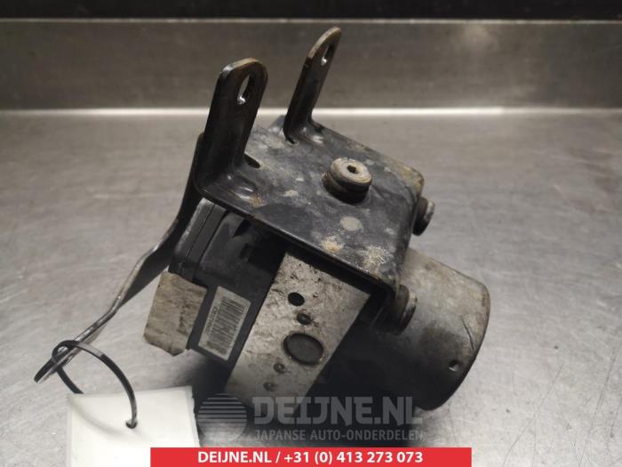 Begagnade ABS-pump Hyundai iX35 (LM) 2.0 CRDi 16V 4x4 Pris € 50,00 Marginaltabell erbjuds av V.Deijne Jap.Auto-onderdelen BV