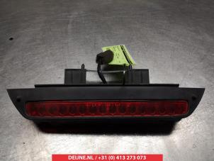 Używane Dodatkowe swiatlo stopu srodek Kia Carens I 1.8i 16V Cena na żądanie oferowane przez V.Deijne Jap.Auto-onderdelen BV