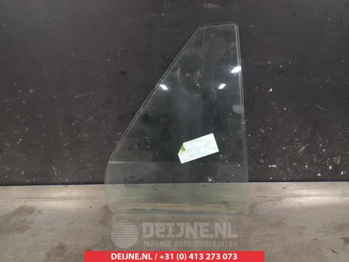 Usados Ventanilla triangular derecha detrás Kia Carens III (FG) 2.0i CVVT 16V Precio € 35,00 Norma de margen ofrecido por V.Deijne Jap.Auto-onderdelen BV