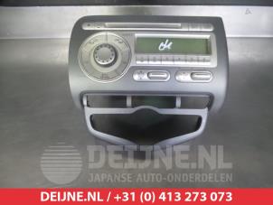 Używane Radio Honda Jazz (GE) 1.4 i-Dsi Cena € 75,00 Procedura marży oferowane przez V.Deijne Jap.Auto-onderdelen BV
