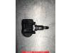 Tyre pressure sensor from a Kia Picanto (TA), 2011 / 2017 1.0 12V Bi-Fuel, Hatchback, 998cc, 60kW (82pk), FWD, B3LA, 2011-05 / 2014-10, TAF4L1; TAF4L2; TAF5L1; TAF5L2 2011