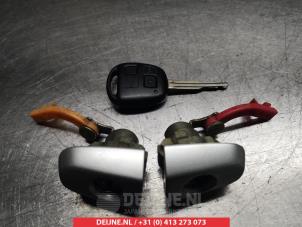 Usados Cilindro de juego de cerraduras (completo) Toyota Avensis Verso (M20) 2.0 16V VVT-i D-4 Precio de solicitud ofrecido por V.Deijne Jap.Auto-onderdelen BV