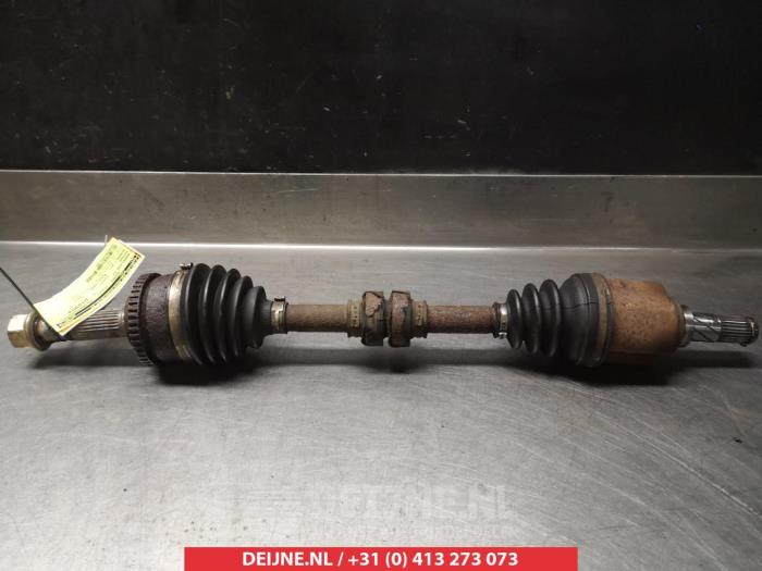 Gebrauchte Antriebswelle links vorne Nissan Almera Tino (V10M) Preis € 40,00 Margenregelung angeboten von V.Deijne Jap.Auto-onderdelen BV