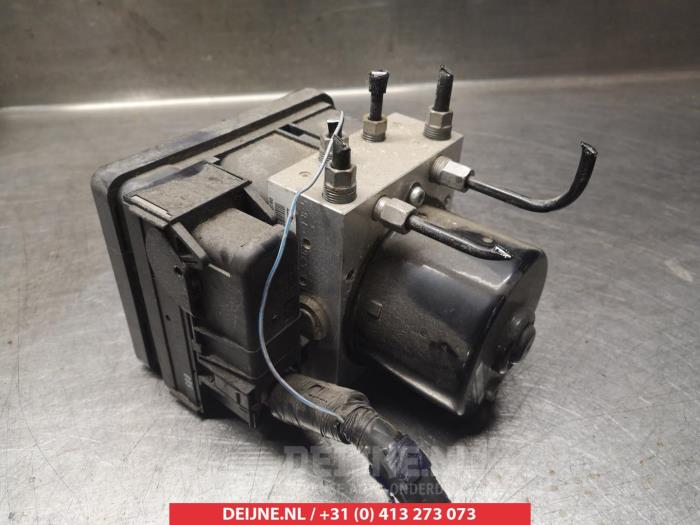 Usagé Bloc ABS Mazda 5 (CR19) 2.0 CiDT 16V High Power Prix € 75,00 Règlement à la marge proposé par V.Deijne Jap.Auto-onderdelen BV